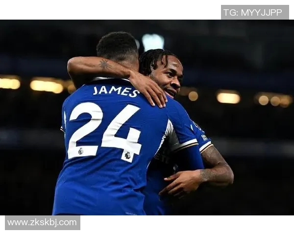 切尔西更衣室风波揭晓斯特林与恩佐训练场冲突引发热议 切尔西更衣室风波揭晓斯特林与恩佐训练场冲突引发热议